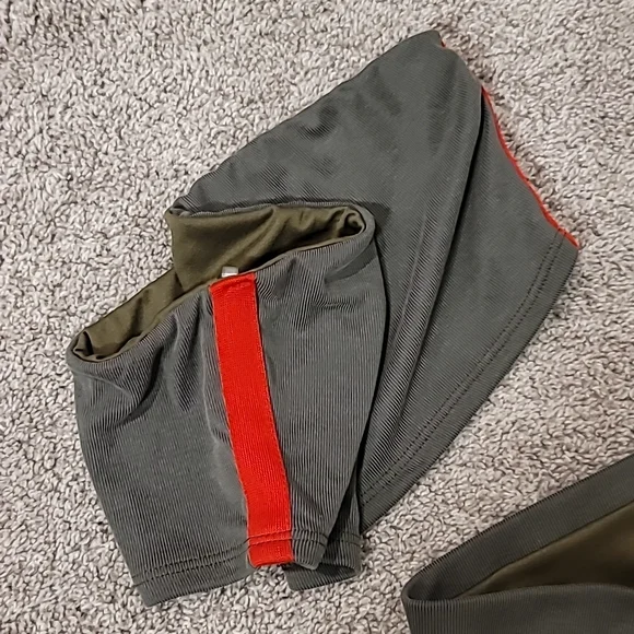 Matching Skirt Set - Picture 3 of 3